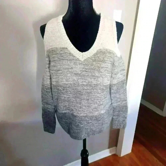 Rebecca Minkoff Page Grey and White Wool Blend Cold Shoulder Knit Sweater M - Picture 2 of 13